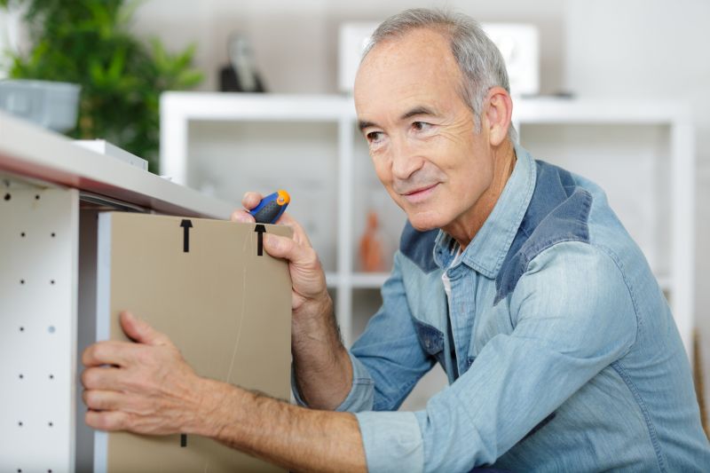 Cabinet Hardware Assembly